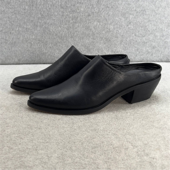 Urban Outfitters Leather Slip On Clog Mules - Black -Women Size 9 - Picture 1 of 10